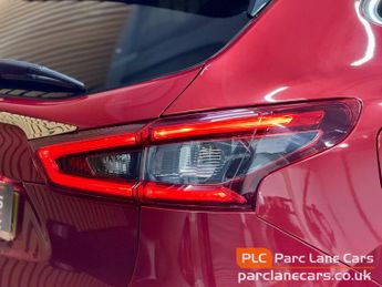 Nissan Qashqai 1.6 dCi Tekna SUV 5dr Diesel XTRON - ONLY 24000 MILES - AUTOMATI