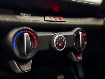 Kia Stonic 1.0 T-GDi 2 SUV 5dr Petrol DCT Euro 6 - AUTOMATIC -