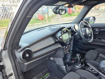 Mini Hatch 1.5 Cooper Sport Hatchback 3dr Petrol Steptronic Euro 6 (s/s) (1