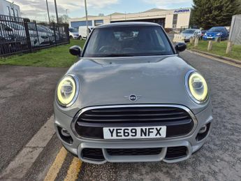 Mini Hatch 1.5 Cooper Sport Hatchback 3dr Petrol Steptronic Euro 6 (s/s) (1
