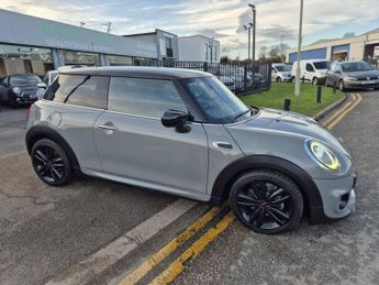 Mini Hatch 1.5 Cooper Sport Hatchback 3dr Petrol Steptronic Euro 6 (s/s) (1