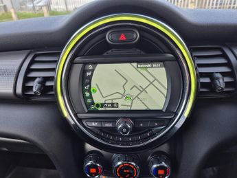 Mini Hatch 1.5 Cooper Sport Hatchback 3dr Petrol Steptronic Euro 6 (s/s) (1