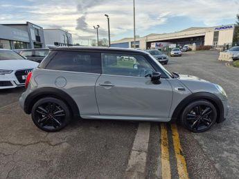 Mini Hatch 1.5 Cooper Sport Hatchback 3dr Petrol Steptronic Euro 6 (s/s) (1