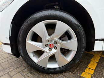 Jaguar I-Pace 400 90kWh SE SUV 5dr Electric Auto 4WD (400 ps)