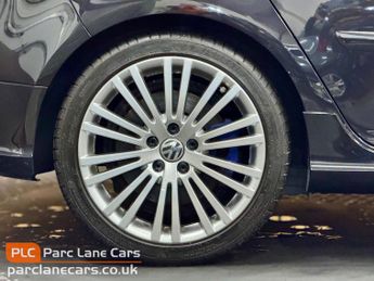 Volkswagen Golf Golf R32 4Motion 3.2 5 Door DSG - ONLY 29000 MIULES -