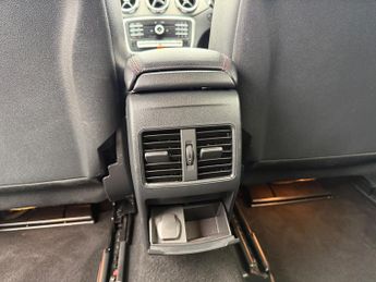 Mercedes-Benz GLA 1.6 GLA180 AMG Line Edition SUV 5dr Petrol 7G-DCT Euro 6 (s/s) (