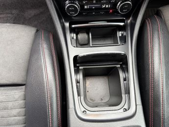 Mercedes-Benz GLA 1.6 GLA180 AMG Line Edition SUV 5dr Petrol 7G-DCT Euro 6 (s/s) (