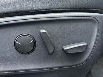 Ford Kuga 2.5h Duratec ST-Line X Edition SUV Petrol Hybrid CVT Euro 6 (s/s