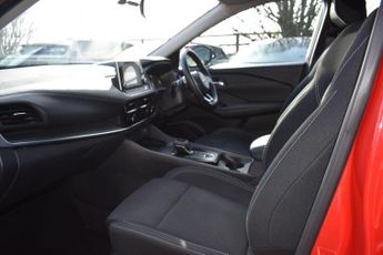 Nissan Qashqai 1.3 DIG-T MHEV Acenta Premium XTRON Euro 6 (s/s) 5dr