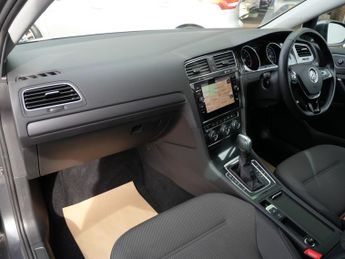 Volkswagen Golf 1.5 TSI EVO Match Edition DSG Euro 6 (s/s) 5dr Only 21000 Miles 
