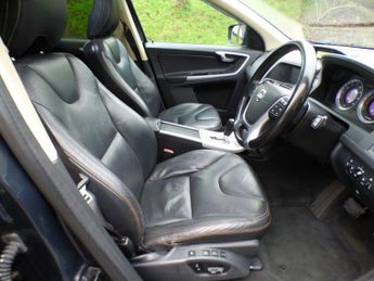 Volvo XC60 2.4 D5 SE SUV 5dr Diesel Geartronic AWD Euro 4 (205 ps)
