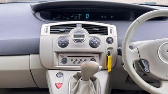 Renault Scenic 2.0 dCi Privilege 5dr