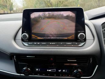 Nissan Qashqai 1.3 DIG-T MHEV Acenta Premium SUV 5dr Petrol Hybrid XTRON Euro 6