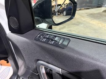 Land Rover Discovery Sport 2.0 TD4 HSE SUV 5dr Diesel Auto 4WD Euro 6 (s/s) (180 ps)