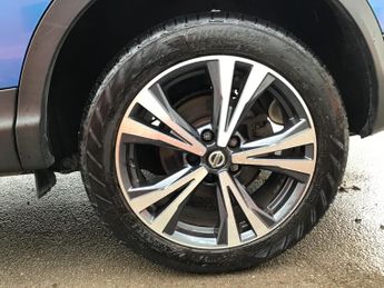 Nissan Qashqai 1.3 DIG-T N-Connecta SUV 5dr Petrol Manual Euro 6 (s/s) (140 ps)