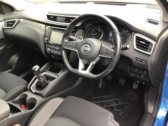 Nissan Qashqai 1.3 DIG-T N-Connecta SUV 5dr Petrol Manual Euro 6 (s/s) (140 ps)