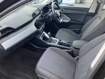 Audi Q3 Technik 1.5 TFSi CoD 35 SUV 5 Dr Petrol S Tronic Euro 6 (s/s) (1