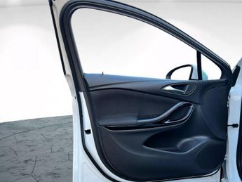 Vauxhall Astra 1.4i Turbo SRi Nav Auto Euro 6 (s/s) 5dr