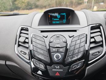 Ford Fiesta 1.0T Zetec Hatchback 5dr Petrol Powershift Euro 6 (100 ps)