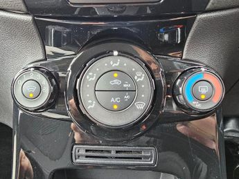 Ford Fiesta 1.0T Zetec Hatchback 5dr Petrol Powershift Euro 6 (100 ps)