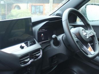 Nissan Juke 1.6 N-Connecta SUV 5dr Petrol Hybrid Auto Euro 6 (143 ps)