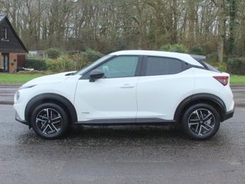 Nissan Juke 1.6 N-Connecta SUV 5dr Petrol Hybrid Auto Euro 6 (143 ps)