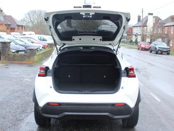 Nissan Juke 1.6 N-Connecta SUV 5dr Petrol Hybrid Auto Euro 6 (143 ps)