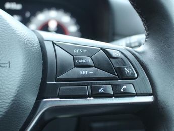 Nissan Juke 1.6 N-Connecta SUV 5dr Petrol Hybrid Auto Euro 6 (143 ps)