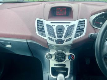 Ford Fiesta 1.25 Zetec Hatchback 5dr Petrol Manual (129 g/km, 81 bhp)