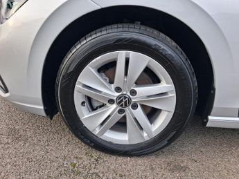 Volkswagen Golf Life 1.0 eTSi MHEV Hatchback 5 Dr Petrol Hybrid DSG Euro 6 (s/s)
