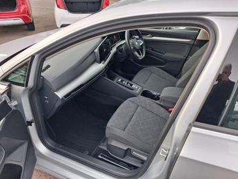 Volkswagen Golf Life 1.0 eTSi MHEV Hatchback 5 Dr Petrol Hybrid DSG Euro 6 (s/s)