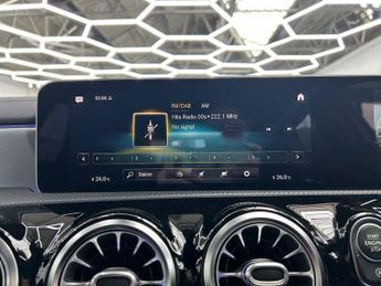 Mercedes-Benz A Class 2.0 A35 AMG (Premium) Hatchback Petrol SpdS DCT 4MATIC Euro 6 (s