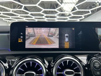 Mercedes-Benz A Class 2.0 A35 AMG (Premium) Hatchback Petrol SpdS DCT 4MATIC Euro 6 (s