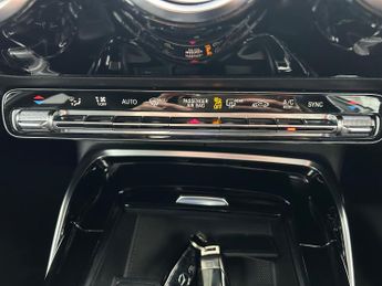 Mercedes-Benz A Class 2.0 A35 AMG (Premium) Hatchback Petrol SpdS DCT 4MATIC Euro 6 (s