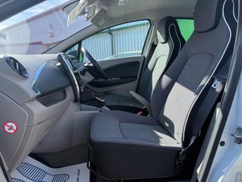 Renault Zoe 22kWh Dynamique Intens Hatchback 5dr Electric Auto ) (88 bhp)