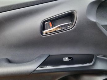 Toyota Prius 1.8 VVT-h Excel Hatchback 5dr Petrol Hybrid CVT Euro 6 (s/s) (15