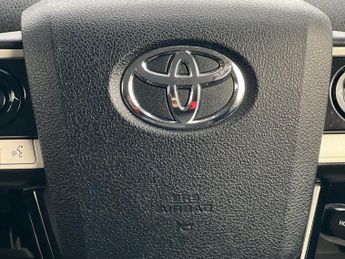 Toyota Prius 1.8 VVTi Excel Euro 6 (S/S) CVT 5Dr