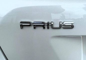 Toyota Prius 1.8 VVTi Excel Euro 6 (S/S) CVT 5Dr