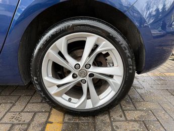 Vauxhall Astra 1.2 Turbo SRi Hatchback 5dr Petrol Manual Euro 6 (s/s) (145 ps)