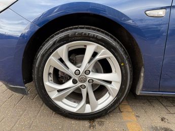 Vauxhall Astra 1.2 Turbo SRi Hatchback 5dr Petrol Manual Euro 6 (s/s) (145 ps)