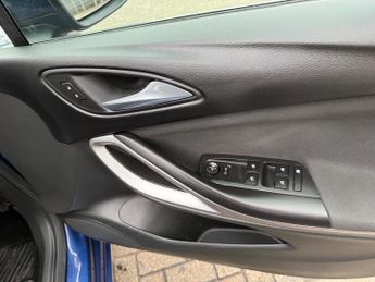 Vauxhall Astra 1.2 Turbo SRi Hatchback 5dr Petrol Manual Euro 6 (s/s) (145 ps)