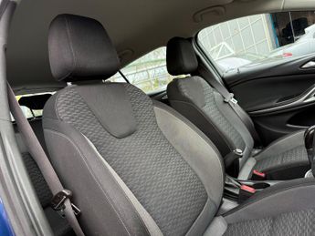 Vauxhall Astra 1.2 Turbo SRi Hatchback 5dr Petrol Manual Euro 6 (s/s) (145 ps)