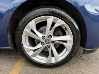 Vauxhall Astra 1.2 Turbo SRi Hatchback 5dr Petrol Manual Euro 6 (s/s) (145 ps)