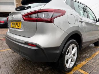 Nissan Qashqai 1.3 DIG-T Acenta Premium SUV 5dr Petrol DCT Auto Euro 6 (s/s) (1