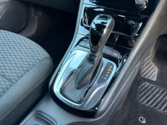 Vauxhall Astra 1.4i Turbo SRi Hatchback 5dr Petrol Auto Euro 6 (s/s) (150 ps)