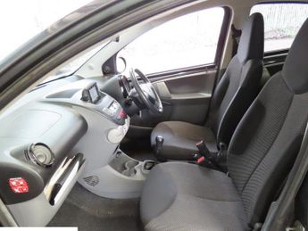 Toyota Aygo 1.0 VVT-i Go Hatchback 5dr Petrol Manual Euro 5 (67 ps)