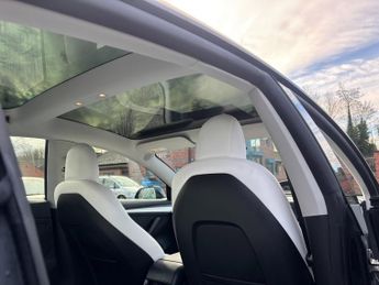Tesla Model 3 Standard Range Plus Saloon 4dr Electric Auto RWD (241 bhp)