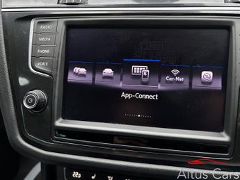 Volkswagen Tiguan 2.0 TDI BlueMotion Tech R-Line SUV 5dr Diesel DSG 4Motion Euro 6