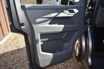 Volkswagen Transporter Shuttle 2.0 TDI SE DSG LWB Euro 6 (s/s) 5dr