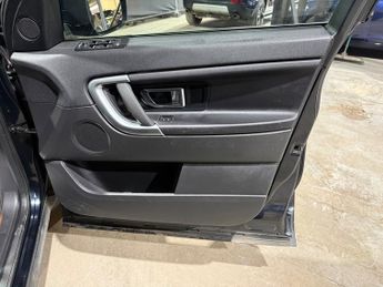 Land Rover Discovery Sport 2.0 TD4 SE Tech SUV 5dr Diesel Auto 4WD Euro 6 (s/s) (180 ps)